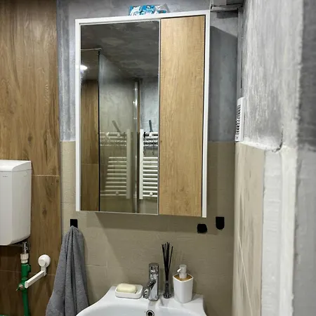 Apartment Apartman Noc 2 *